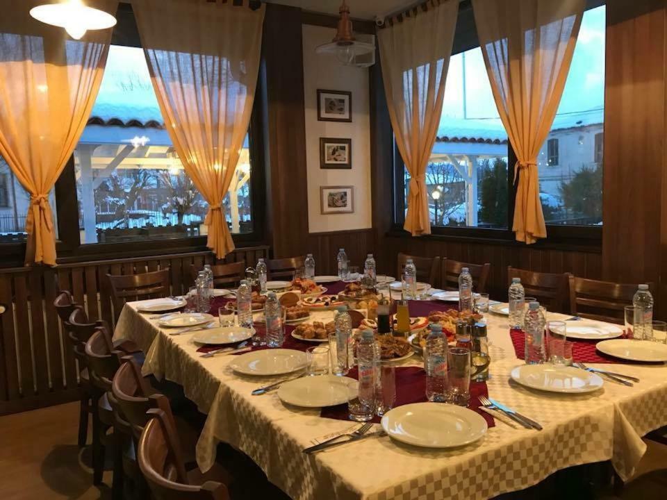 Guest House Bukor Shtepi Mandrica Bagian luar foto
