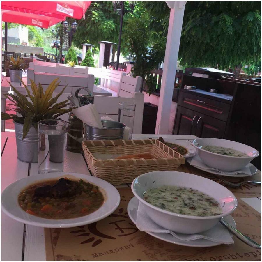 Guest House Bukor Shtepi Mandrica Bagian luar foto