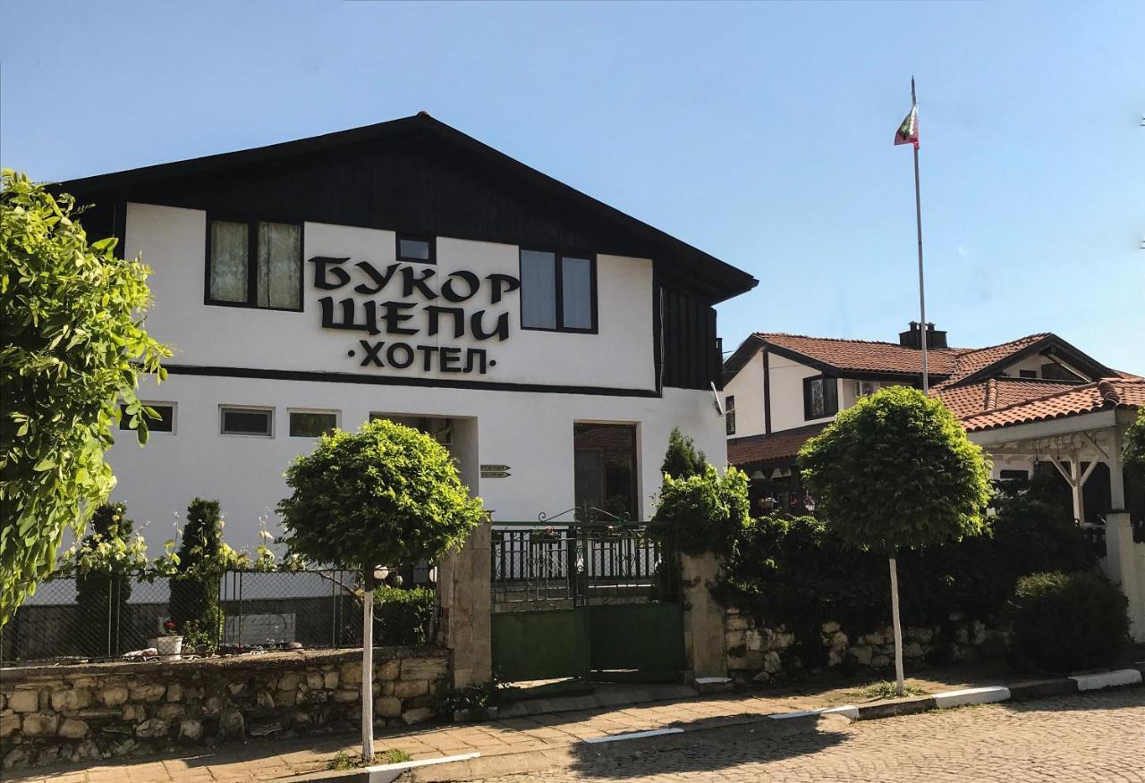 Guest House Bukor Shtepi Mandrica Bagian luar foto