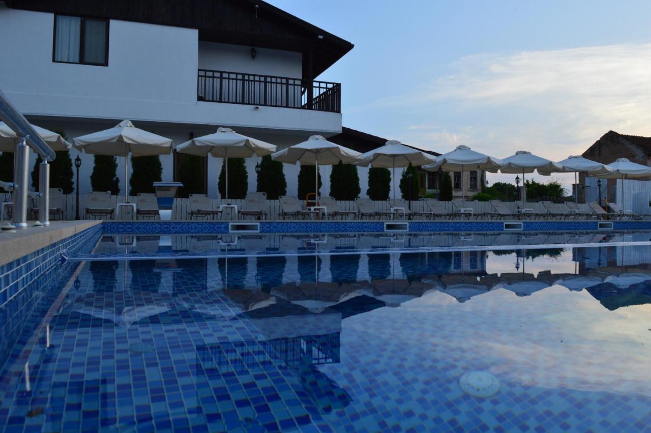 Guest House Bukor Shtepi Mandrica Bagian luar foto
