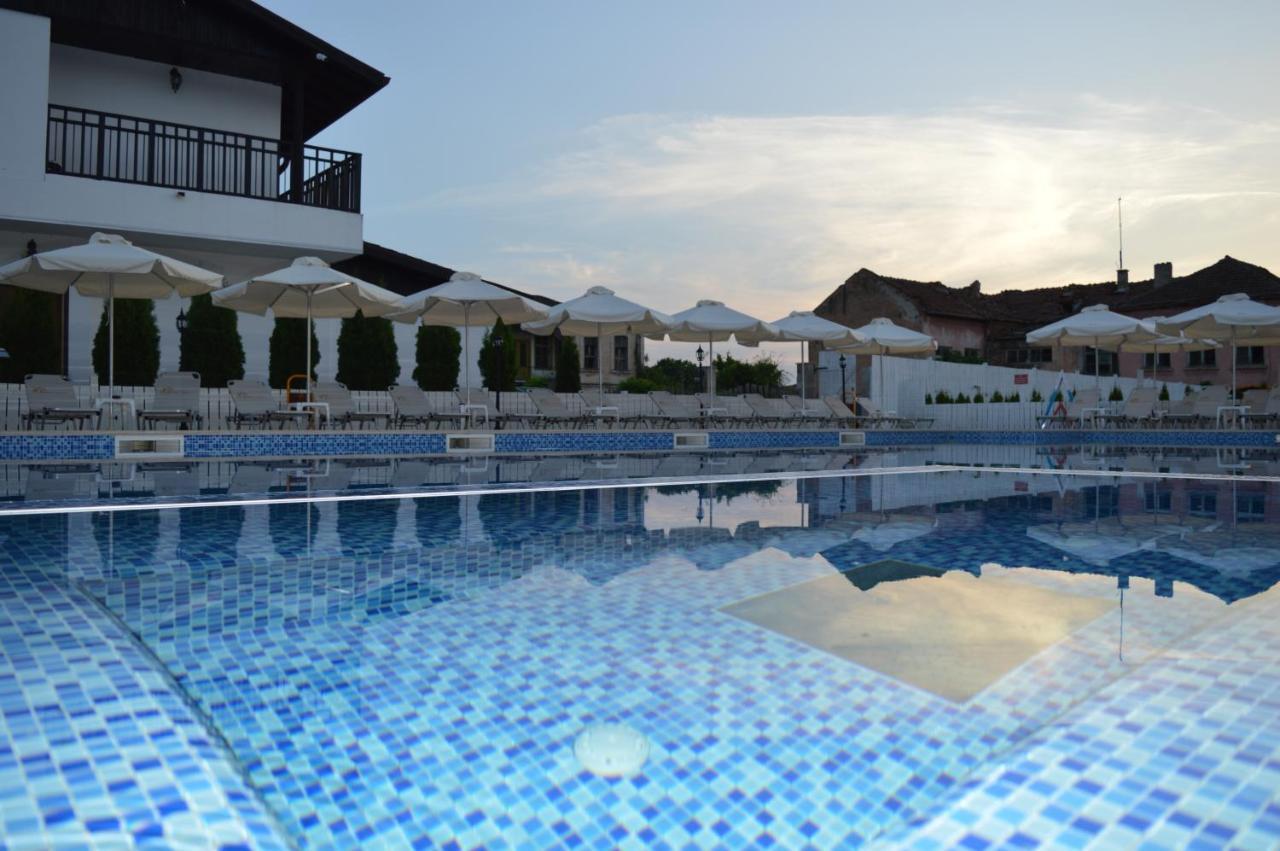 Guest House Bukor Shtepi Mandrica Bagian luar foto